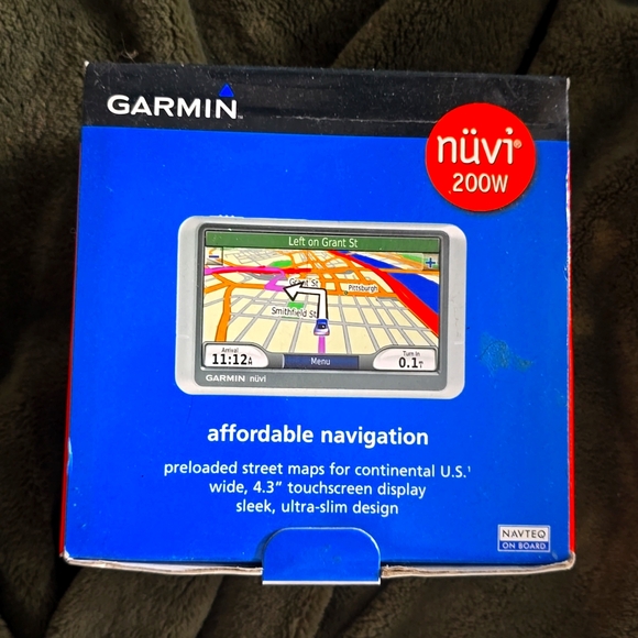 Garmin Navigation system - Picture 1 of 4